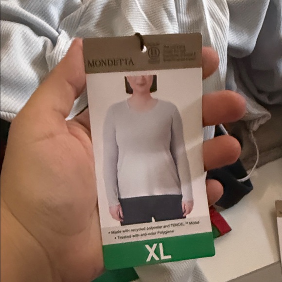 Mondetta Women's Light Gray Long-Sleeve Crewneck Tee - Picture 8 of 8